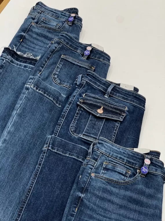 Les jeans de la marque Jane Blue à Toulouse, Toulouse, Boutique Au 44