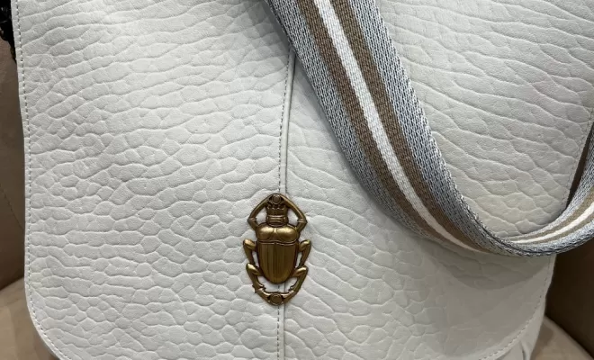 FÊTE DES MÈRES : RÉDUCTION SAC SOUS LES PAVÉS , Toulouse, Boutique Au44